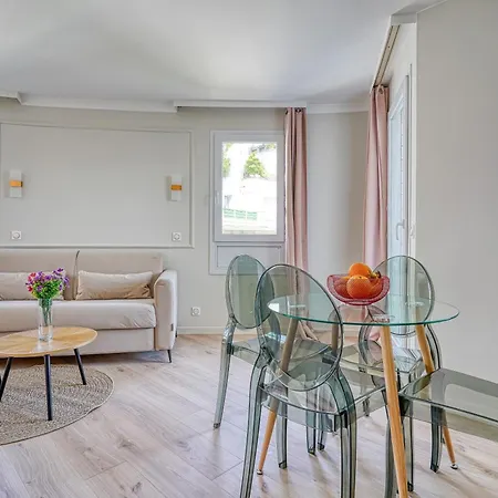 Апартаменты Elegant Paris La Defense *