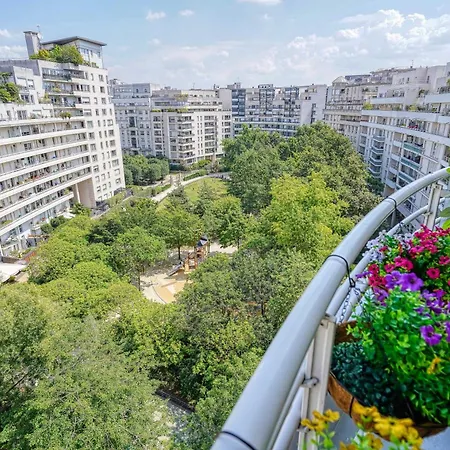 Elegant Paris La Defense * Курбевуа