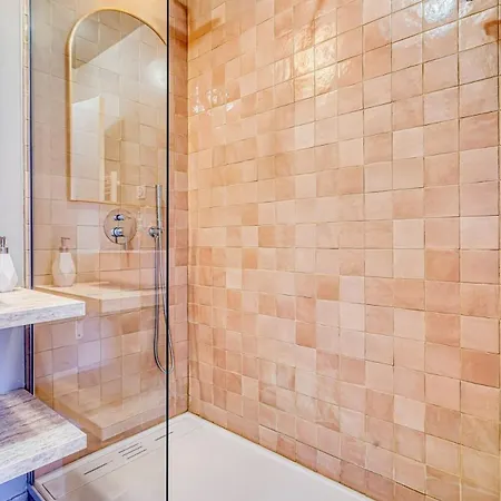 Апартаменты Elegant Paris La Defense *